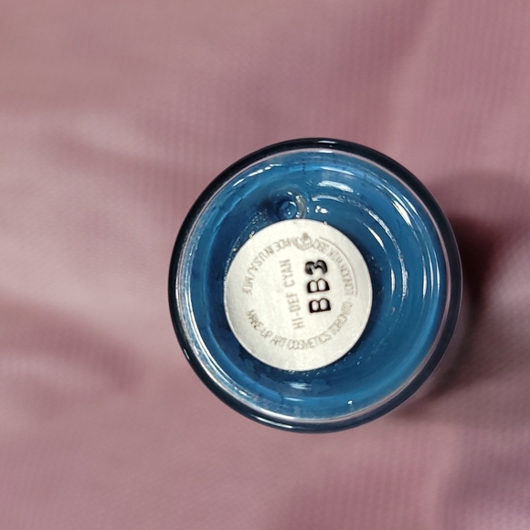 MAC loose pigment "Hi Def Cyan" - Picture 3 of 5